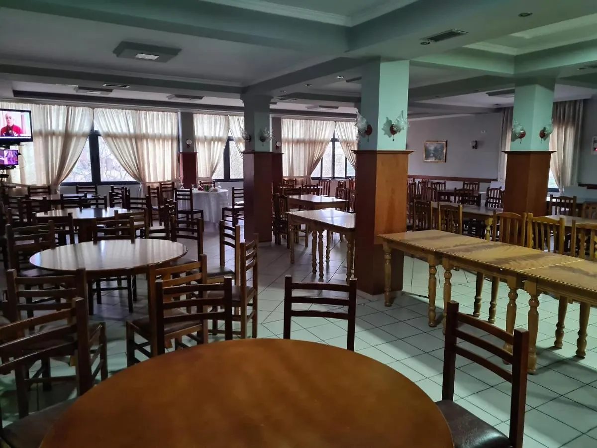 Homestay Bar Kafe Pjetri Guest House Paskuqan