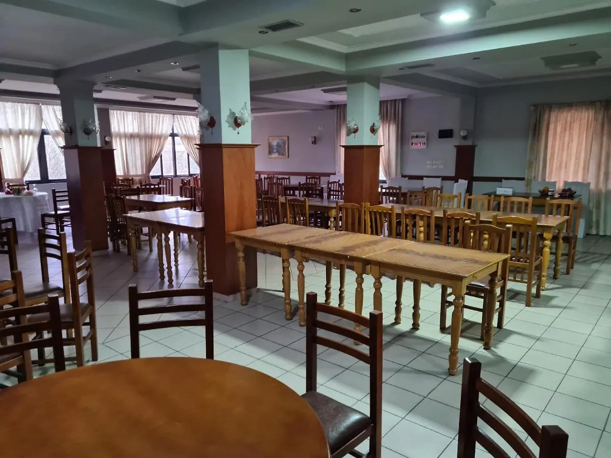 Bar Kafe Pjetri Guest House Paskuqan Albania