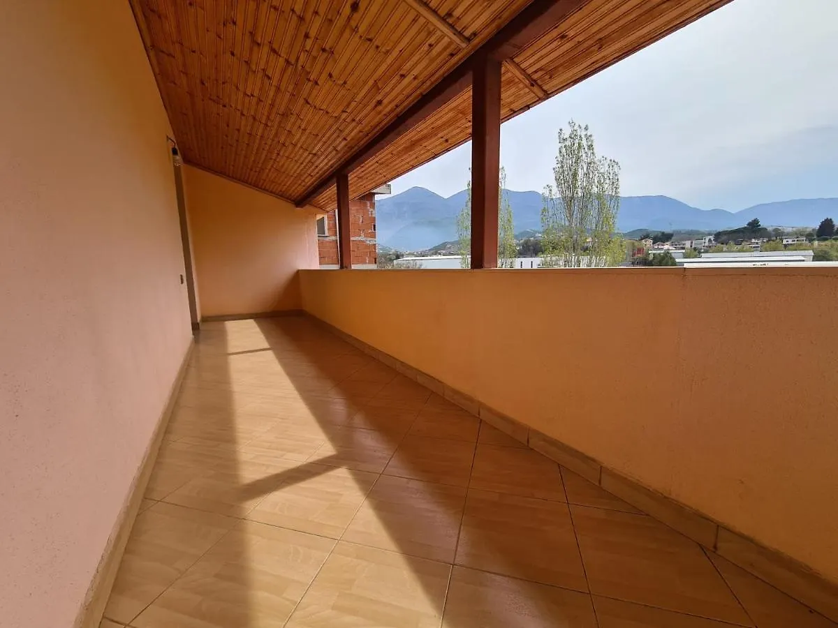 Privat bolig Bar Kafe Pjetri Guest House Patza-Kuqani Albanien