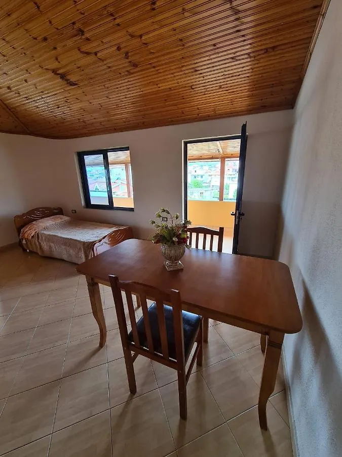 Homestay Bar Kafe Pjetri Guest House Paskuqan Albania