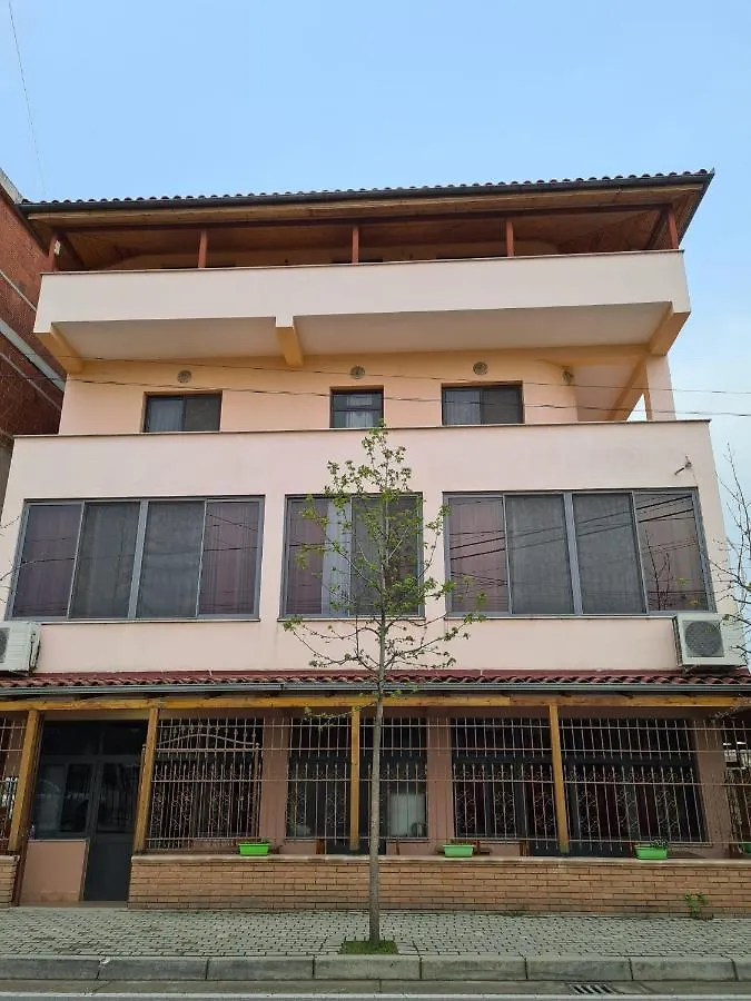 Bar Kafe Pjetri Guest House Paskuqan Homestay