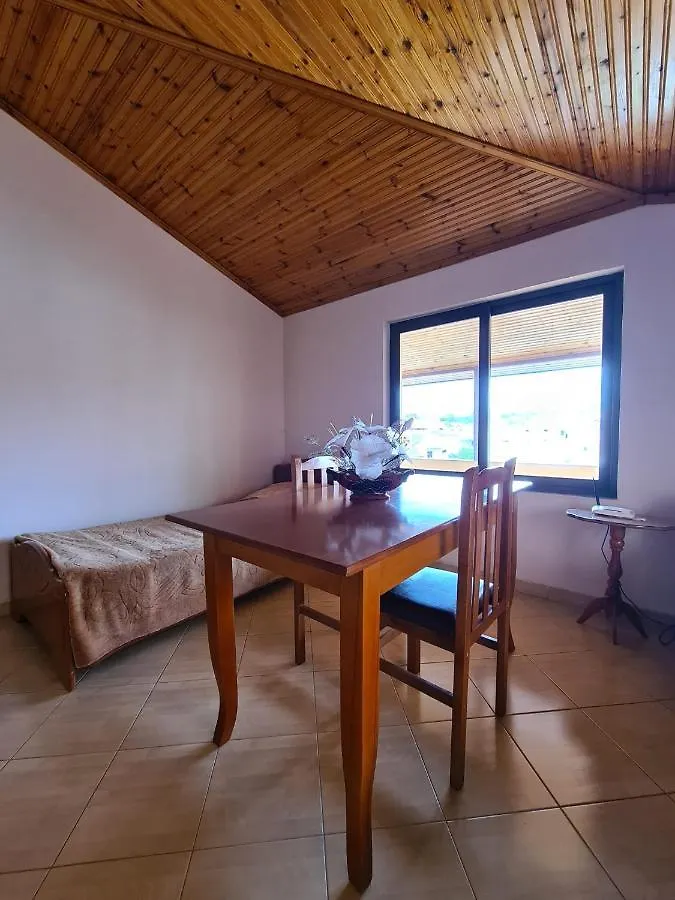 Bar Kafe Pjetri Guest House Paskuqan Albania